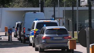 Οι συλληφθέντες μεταφέρονται σε δικαστήριο της Καρλσρούης
