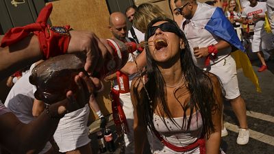 İspanya'nın ünlü San Fermin Boğa Koşusu Festivali geleneksel "el chupinazo" fişeğinin ateşlenmesi ile başlad
