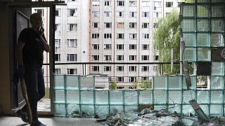 Un bâtiment partiellement détruit par une frappe de missile dans la ville de Lviv, le 6 juillet 2023