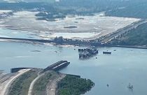 Fotografia aérea da barragem de Kakhovskaya destruída