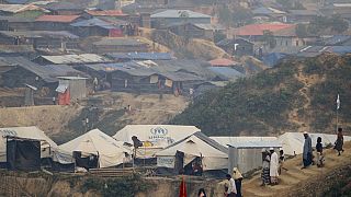 Bangladeş'te Arakanlı Müslüman mültecilerin kaldığı mülteci kampı