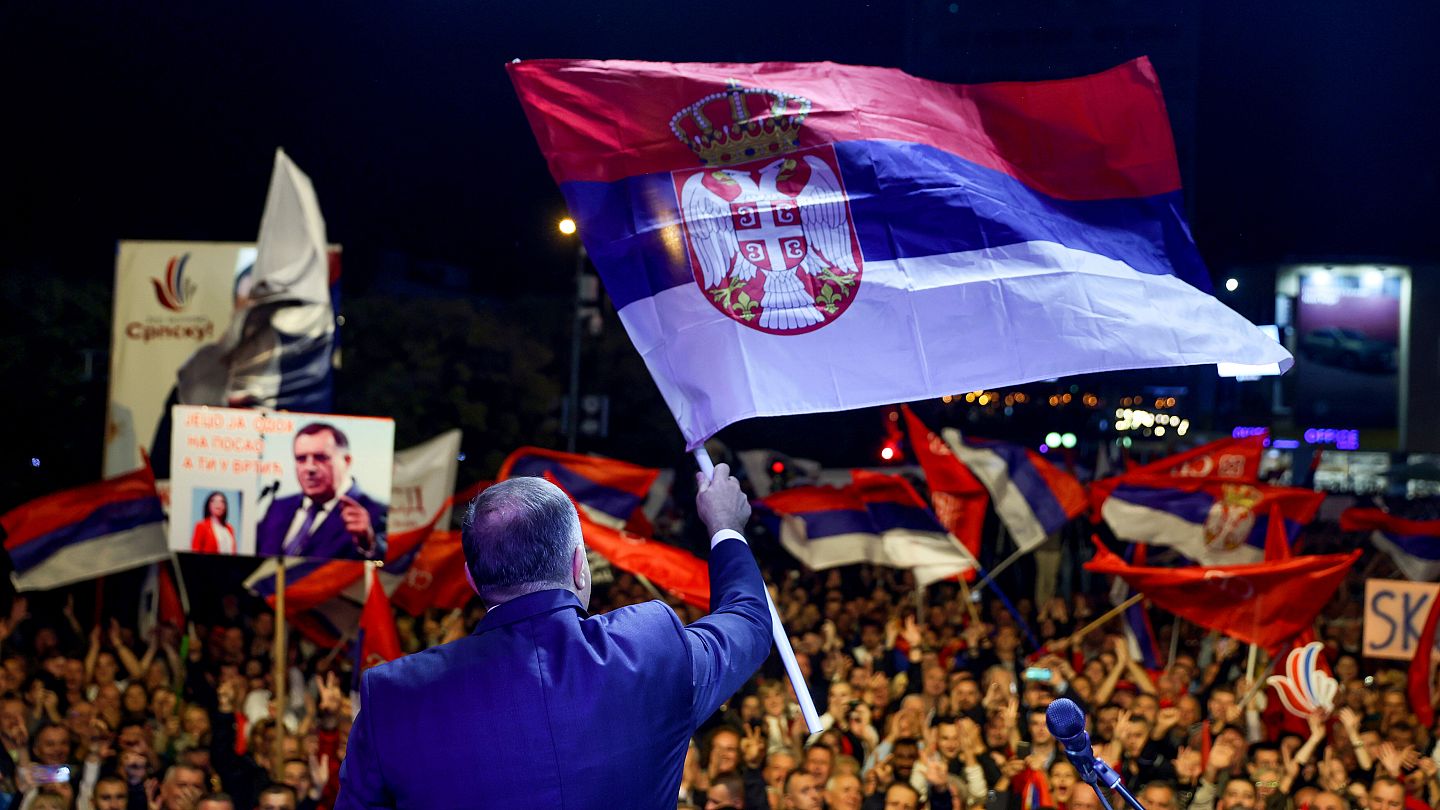 Bosnian Serb leader backs law that would abolish crucial international representative Fresh news for 2023 billede
