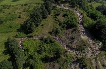 Participantes percorrem percurso efetuado por milhares de bósnios muçulmanos em 1995