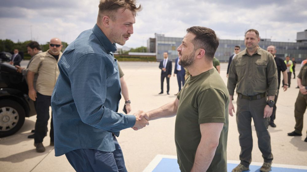 Guerre en Ukraine : Kyiv rapatrie les commandants d'Azovstal, Moscou s'insurge