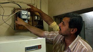 بغداد تعاني من انقطاع متواصل في التيار الكهربائي