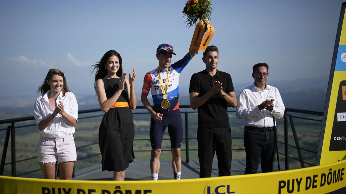 Le Canadien Michael Woods a remporté la neuvième étape du Tour de France cycliste au sommet du Puy-de-Dôme, en Auvergne. 9 juillet 2023