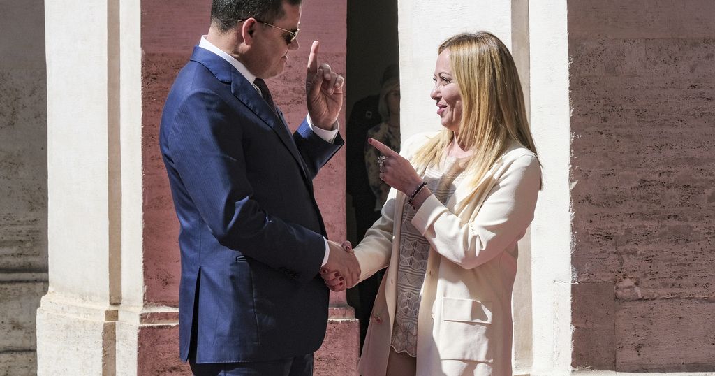 Italy to lift air embargo on Libyan planes