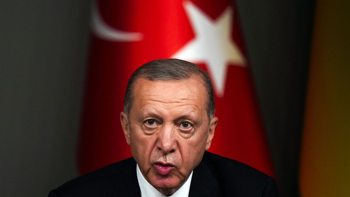 A török elnök isztanbuli sajtóértekezleten