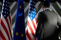 پرچم‌های ایالات متحده آمریکا و اتحادیه اروپا
