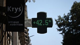 Fransa'nın güneyindeki Toulouse kentinde 17 Temmuz 2022 tarihinde çekilen fotoğrafta, sıcaklık 42,5 derece olarak görülüyor