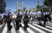 Tel Aviv'de protestolar için güvenlik önlemleri artırıldı