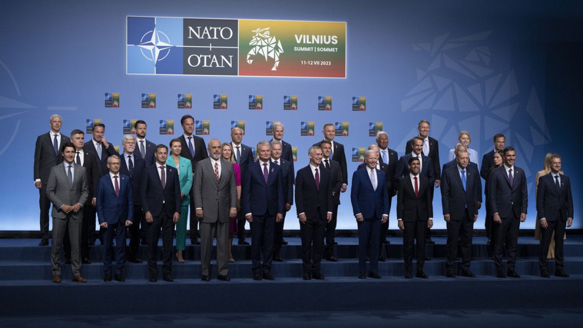 Zelenskyy desapontado com a NATO