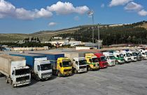 Az ENSZ segélycsomagjaival megrakott kamionok a török-szír határon