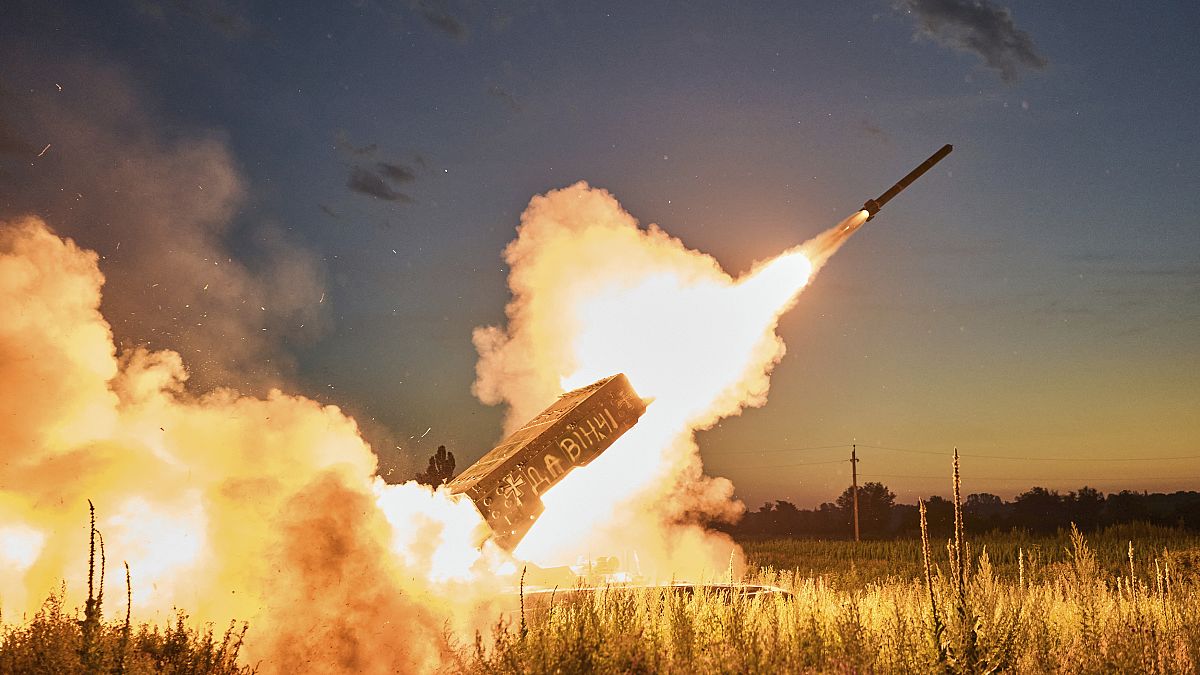 Rakéta-sorozatvető akcióban az ukrán fronton