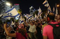 Tüntetők Tel-Aviv utcáin kedd este