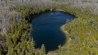 Озеро Кроуфорд в Канаде, которое претендует на звание "золотого гвоздя" в смене геологических эпох