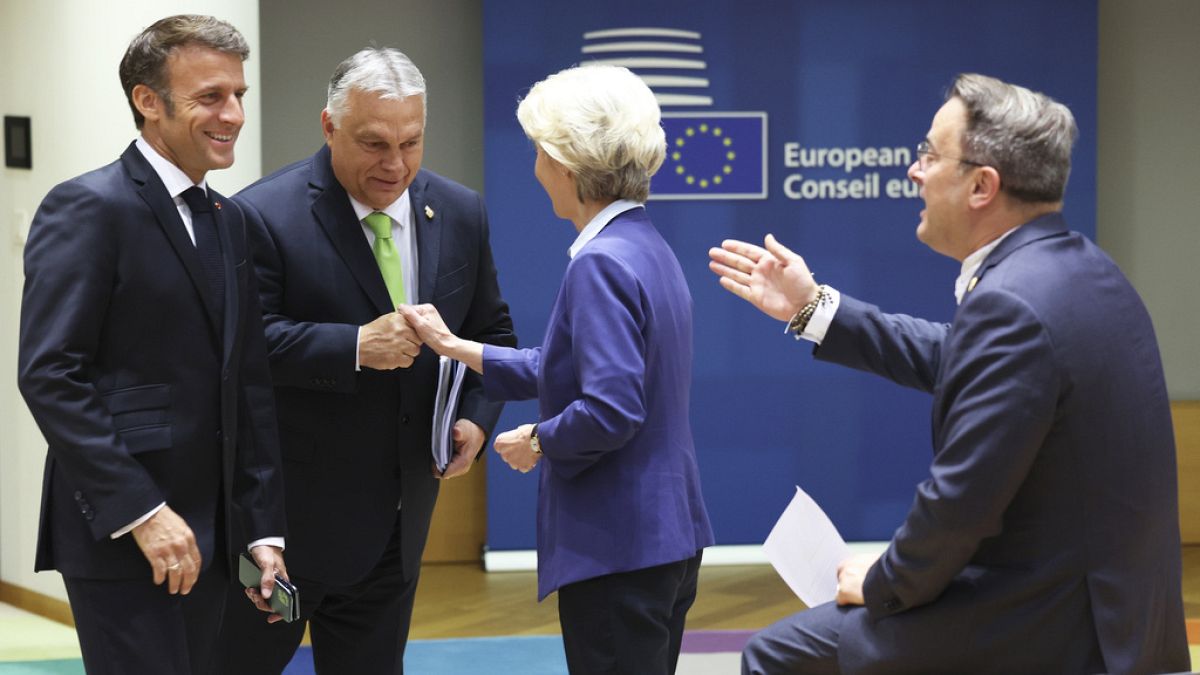 Orbán Viktor miniszterelnök Ursula von der Leyen bizottsági elnökkel a júniusi brüsszeli uniós csúcson
