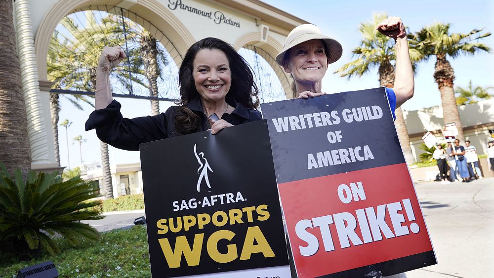 Screen Actors Guild to vote on strike action tonight