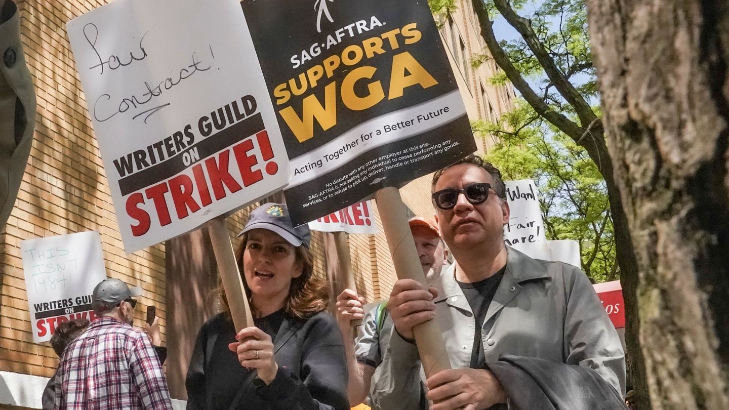 SAG on verge of striking with WGA in historic move as UK writers union fights against AI Fresh news for 2023 photo image