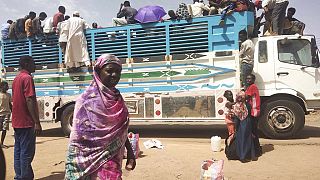فرار مردم سودان از نبردها میان دو گروه رقیب در این کشور