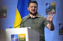 По словам Зеленского, в Украине понимают, что страна не может присоединиться к альянсу, пока продолжается война.
