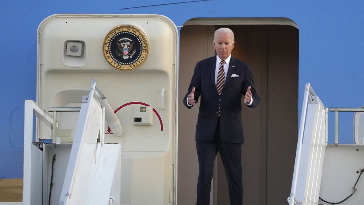 Joe Biden nach der Ankunft in Helsinki