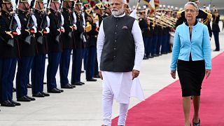 A francia kormányfő fogadta indiai kollégáját