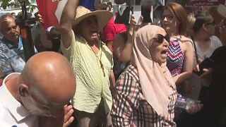 Tunisians protest for the release imprisoned opposition members