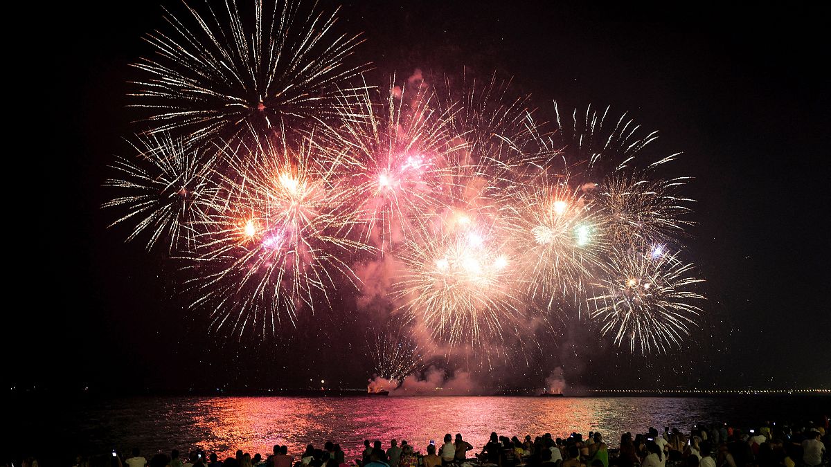 Feuerwerk über der Baie des Anges, Nizza, 13.07.2023