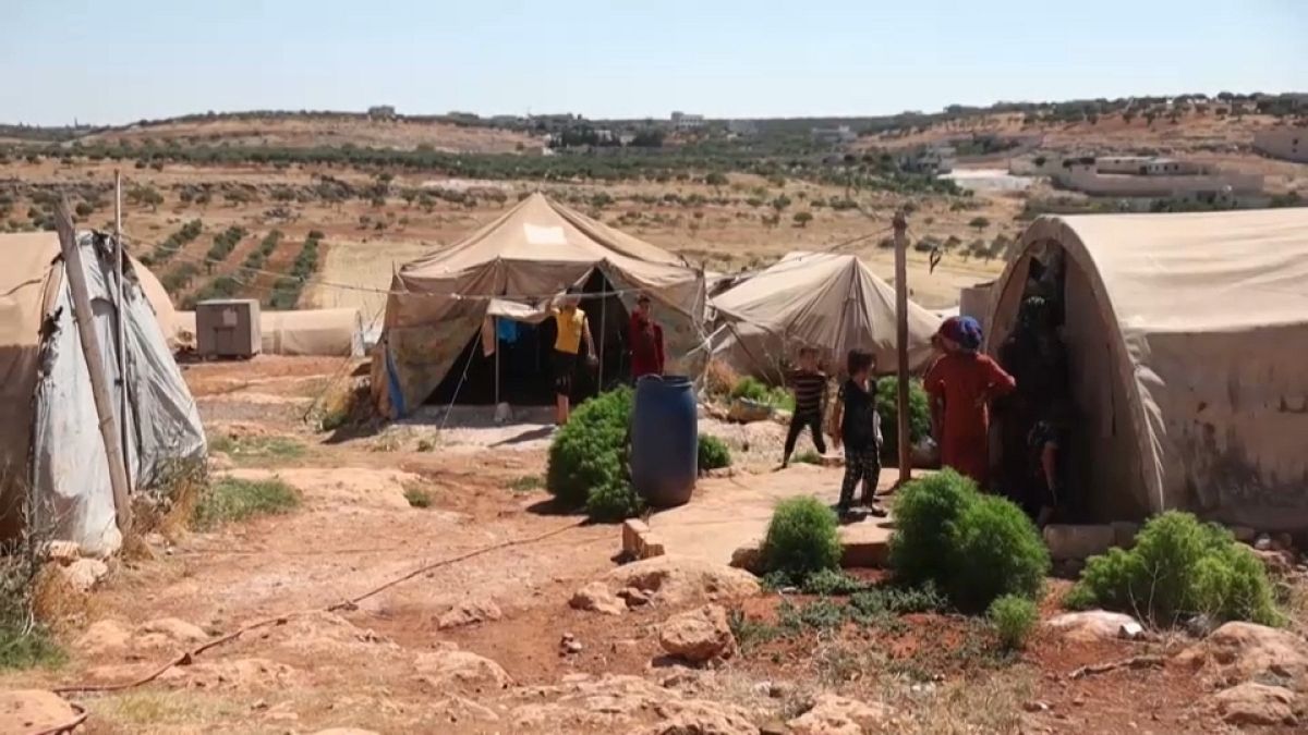 ارتفاع درجات الحرارة داخل مخيمات النازحين في إدلب