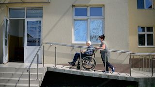 Румынские СМИ вскрыли факты бесчеловечного обращения с пожилыми пациентами