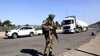 Afrique du Sud : l'armée sécurise les grands axes routiers
