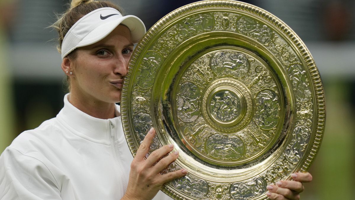 Markéta Vondroušová vence primeiro título de Grand Slam em Wimbledon