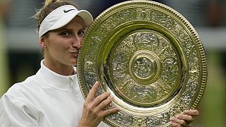 Markéta Vondroušová vence primeiro título de Grand Slam em Wimbledon