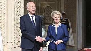Präsident Kais Saied neben Ursula von der Leyen am 16. Juli 2023 in Karthago bei Tunis