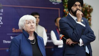 وزيرة الخزانة الأمريكية جانيت يلين إلى جانب الرئيس الجديد للبنك الدولي، الهندي الأمريكي أجاي بانغا