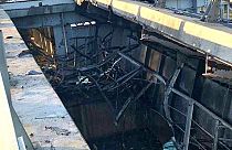 I danni causati dall'attacco al ponte di Kerch, che collega la Russia alla Crimea