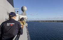 القوات البحرية الأسترالية على متن سفينة في نوكوالوفا، تونغا