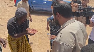 نقلت السلطات التونسية مهاجرين إلى مناطق صحراوية غير مأهولة