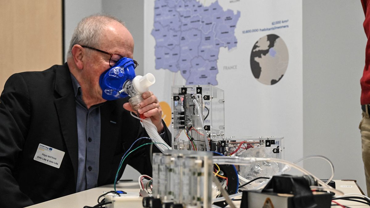 طبيب الجهاز التنفسي الفرنسي ريجيس ماتران، رئيس قسم الاستكشافات الوظيفية للجهاز التنفسي في مستشفى جامعة ليل.