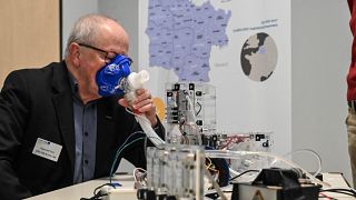 طبيب الجهاز التنفسي الفرنسي ريجيس ماتران، رئيس قسم الاستكشافات الوظيفية للجهاز التنفسي في مستشفى جامعة ليل.