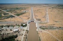 Canal Bustan o una vía de agua que aporta 'vida' al sector agrícola de Uzbekistán
