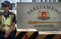 يحكم حزب العمل الشعبي سنغافورة منذ 64 عاماً بدون انقطاع ويتباهى بأن حكوماته لم تنغمس في الفساد
