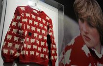 Любимый свитер покойной принцессы Уэльской выставлен на аукцион.