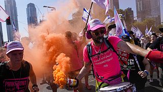 Bunte Proteste gegen die israelische Regierung in Tel Aviv am 18. Juli 2023