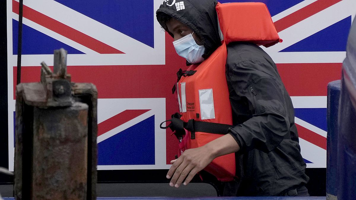L’alarme est tirée sur les conditions « semblables à celles des prisons » dans les centres d’immigration britanniques