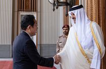 كيشيدا يلتقي أمير قطر الشيخ تميم بن حمد آل ثاني