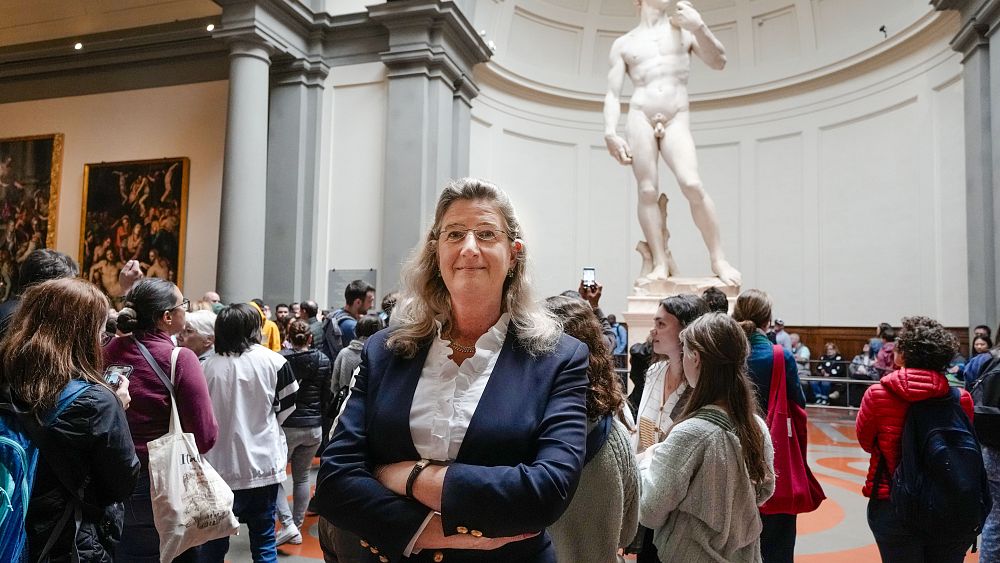El director alemán de una galería de Florencia corre el riesgo de perder su trabajo en medio de un impulso para que más italianos asuman roles culturales importantes.