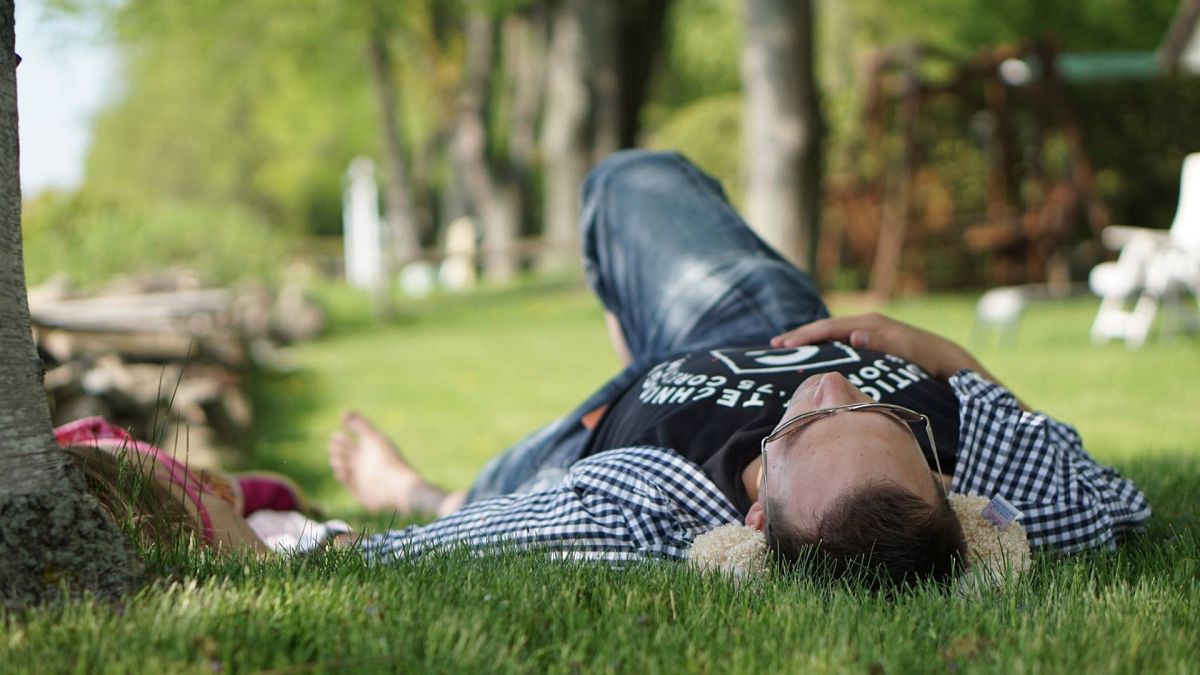 German doctors have said midday naps could make workers more productive in the heat.