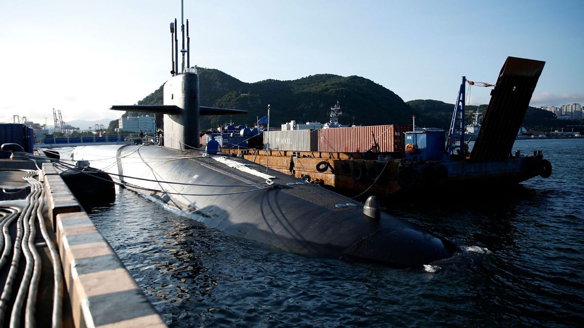 یو اس اس کنتاکی، زیردریایی مجهز به سلاح هسته ای ایالات متحده در بوسان، کره جنوبی، جولای ۲۰۲۳